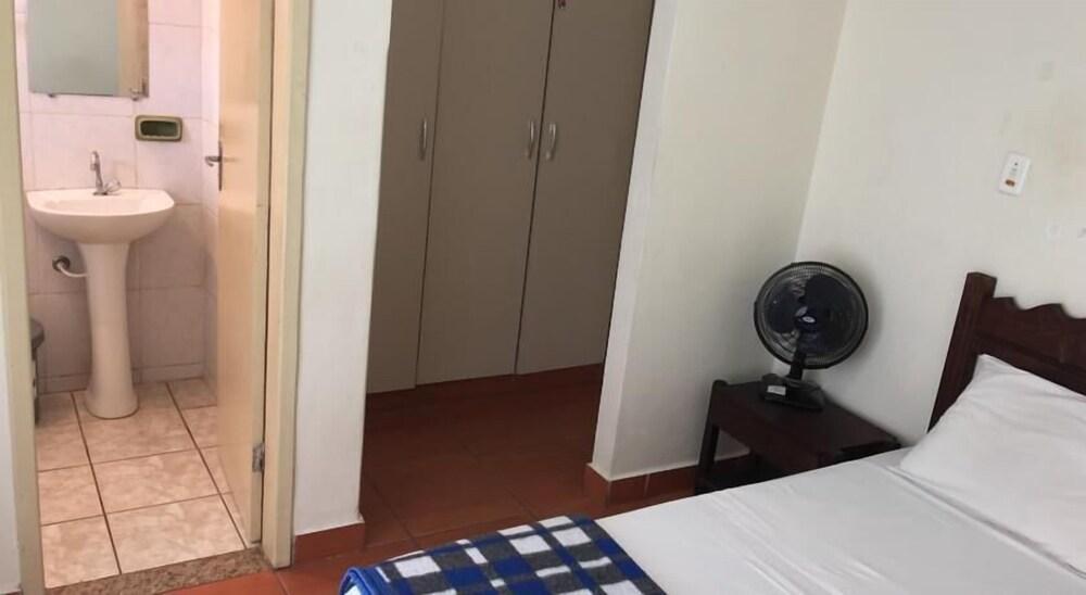 Hostel Rotor Оуро Бранко Екстериор снимка